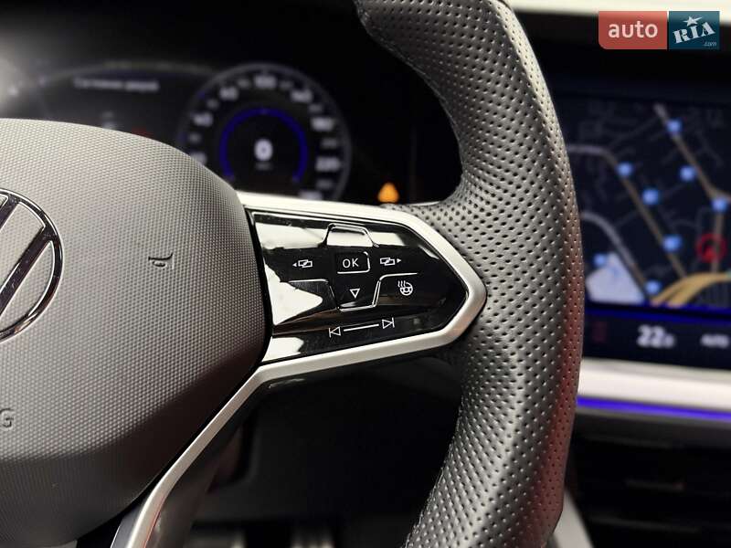 Внедорожник / Кроссовер Volkswagen Touareg 2021 в Киеве