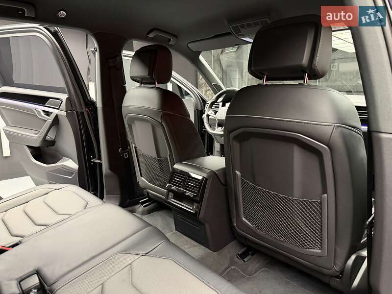 Внедорожник / Кроссовер Volkswagen Touareg 2021 в Киеве