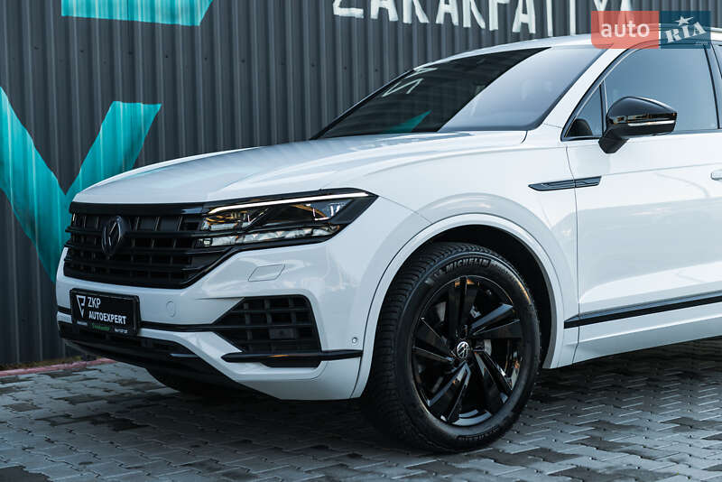 Внедорожник / Кроссовер Volkswagen Touareg 2019 в Мукачево