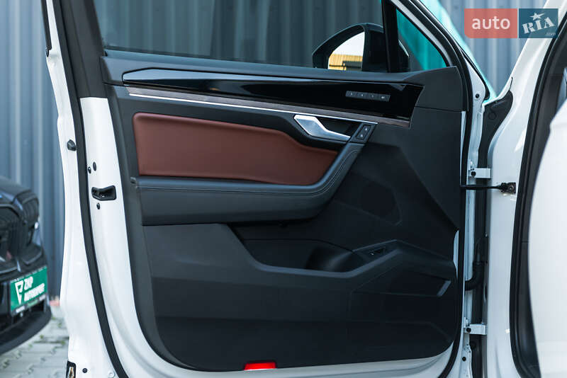 Внедорожник / Кроссовер Volkswagen Touareg 2019 в Мукачево