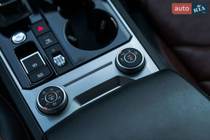 Внедорожник / Кроссовер Volkswagen Touareg 2019 в Мукачево