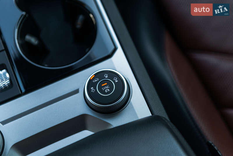 Внедорожник / Кроссовер Volkswagen Touareg 2019 в Мукачево