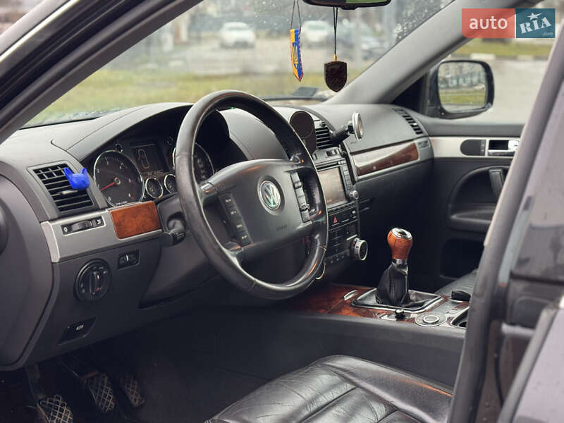 Внедорожник / Кроссовер Volkswagen Touareg 2006 в Сумах