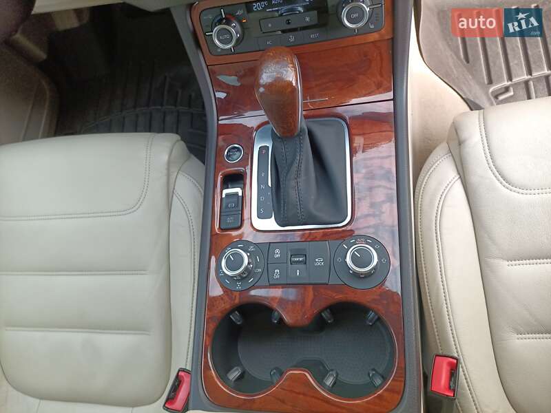 Внедорожник / Кроссовер Volkswagen Touareg 2011 в Киеве фото 8 Внедорожник / Кроссовер Volkswagen Touareg 2011 в Киеве