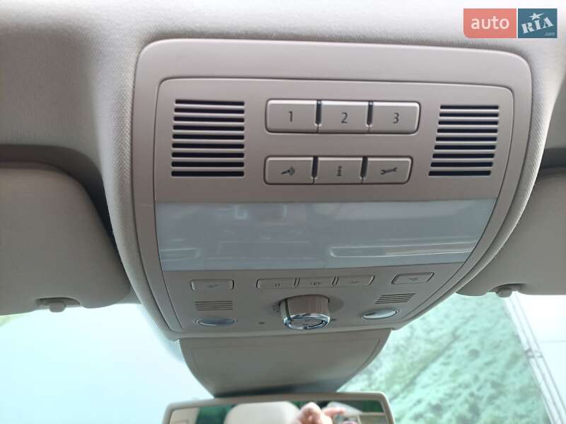 Внедорожник / Кроссовер Volkswagen Touareg 2011 в Киеве фото 30 Внедорожник / Кроссовер Volkswagen Touareg 2011 в Киеве