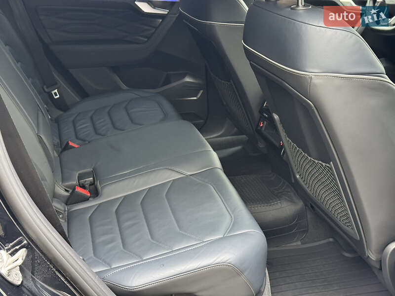 Внедорожник / Кроссовер Volkswagen Touareg 2021 в Киеве