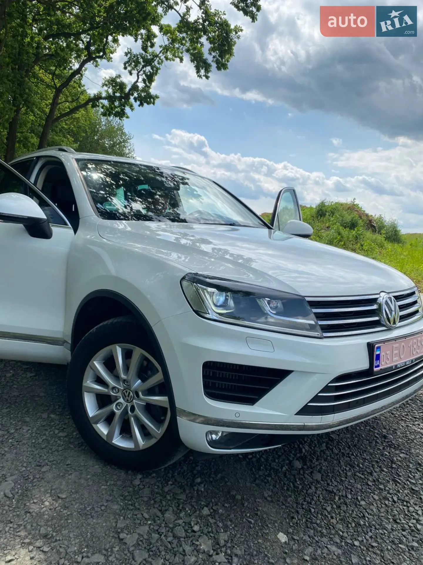 2016 Volkswagen Touareg - мініатюра 2