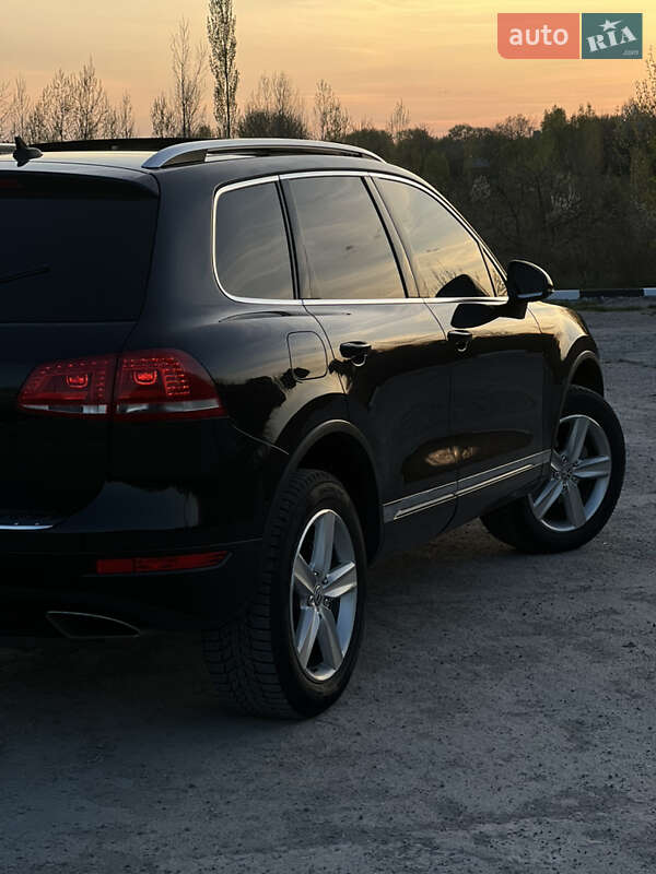 Внедорожник / Кроссовер Volkswagen Touareg 2013 в Бердичеве