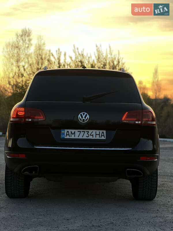 Внедорожник / Кроссовер Volkswagen Touareg 2013 в Бердичеве