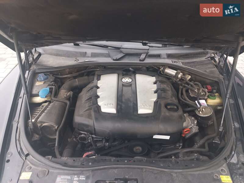 Позашляховик / Кросовер Volkswagen Touareg 2008 в Івано-Франківську