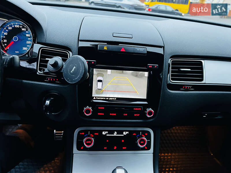 Внедорожник / Кроссовер Volkswagen Touareg 2013 в Одессе