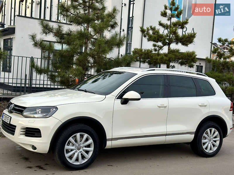 Внедорожник / Кроссовер Volkswagen Touareg 2010 в Киеве