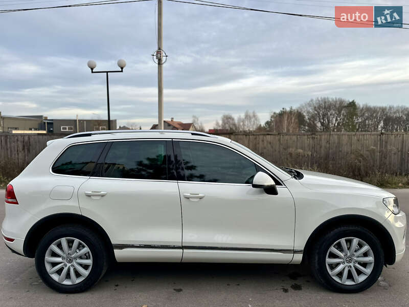Внедорожник / Кроссовер Volkswagen Touareg 2010 в Киеве