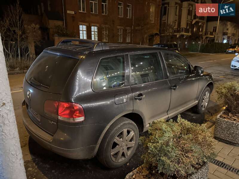 Позашляховик / Кросовер Volkswagen Touareg 2003 в Полтаві