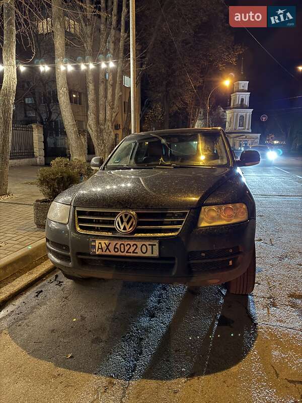 Позашляховик / Кросовер Volkswagen Touareg 2003 в Полтаві
