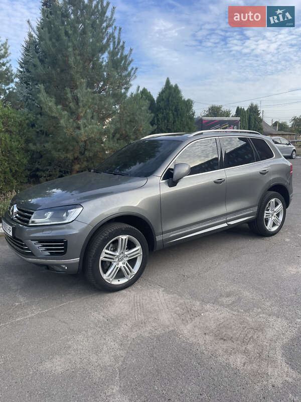 Позашляховик / Кросовер Volkswagen Touareg 2015 в Білій Церкві