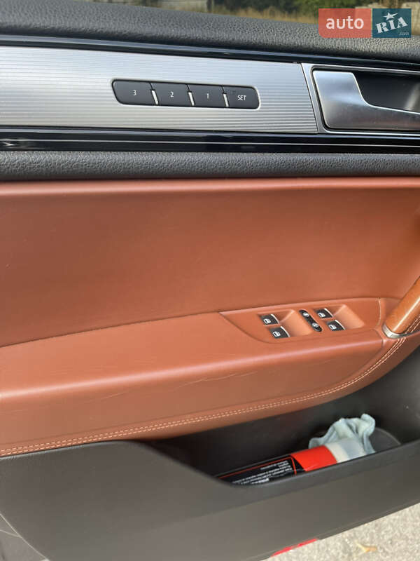 Позашляховик / Кросовер Volkswagen Touareg 2015 в Білій Церкві