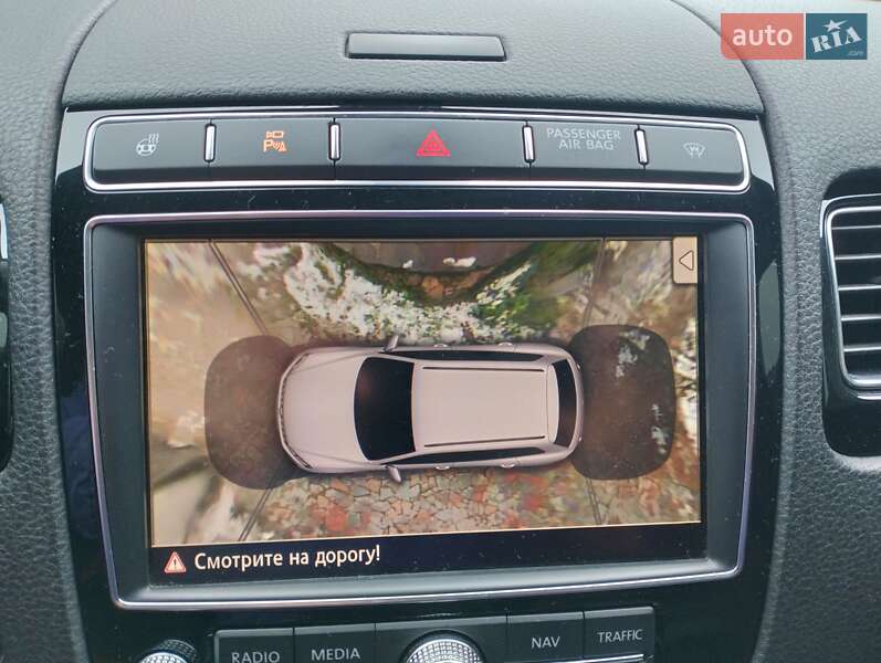 Позашляховик / Кросовер Volkswagen Touareg 2016 в Рівному