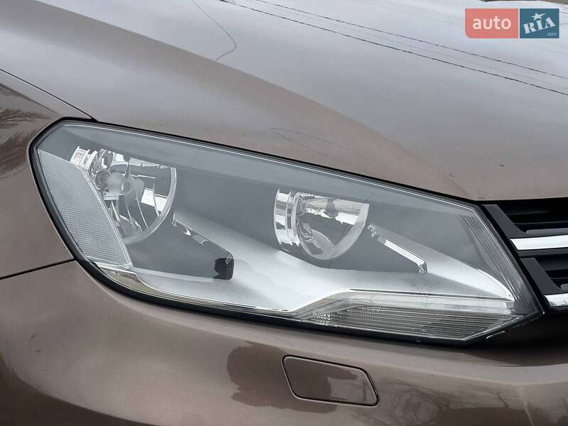 Внедорожник / Кроссовер Volkswagen Touareg 2012 в Ахтырке