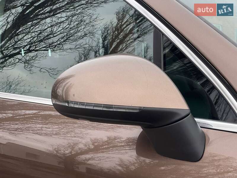 Внедорожник / Кроссовер Volkswagen Touareg 2012 в Ахтырке