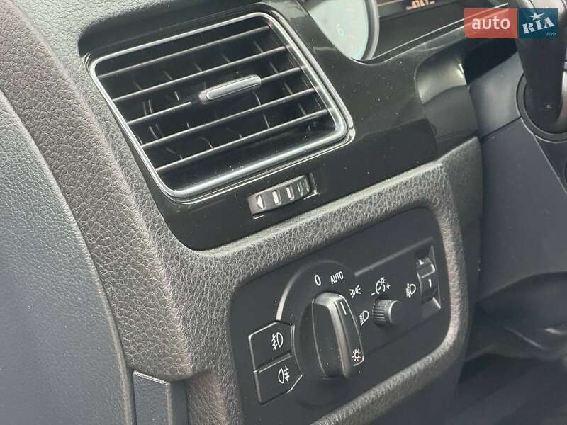 Внедорожник / Кроссовер Volkswagen Touareg 2012 в Ахтырке