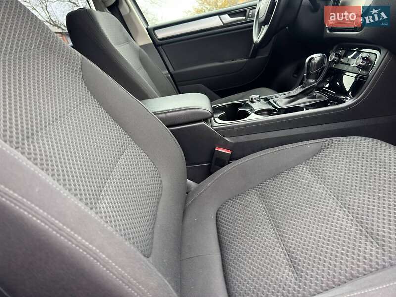 Внедорожник / Кроссовер Volkswagen Touareg 2012 в Ахтырке