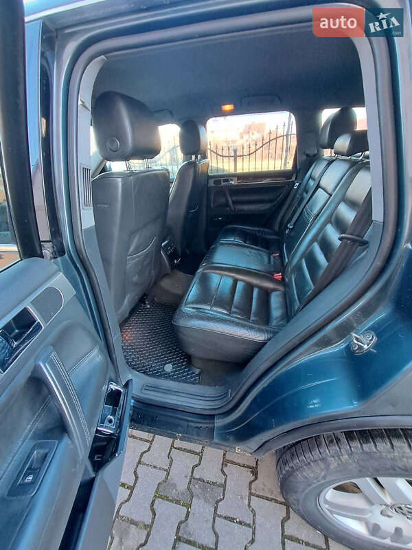 Внедорожник / Кроссовер Volkswagen Touareg 2006 в Черновцах
