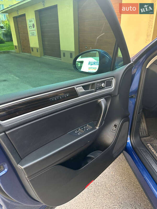 Позашляховик / Кросовер Volkswagen Touareg 2016 в Тернополі фото 26 Позашляховик / Кросовер Volkswagen Touareg 2016 в Тернополі