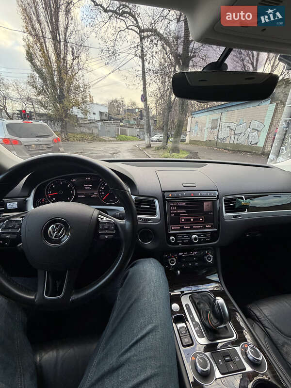 Внедорожник / Кроссовер Volkswagen Touareg 2017 в Одессе