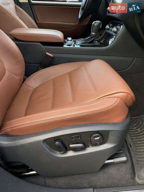 Внедорожник / Кроссовер Volkswagen Touareg 2017 в Харькове фото 53 Внедорожник / Кроссовер Volkswagen Touareg 2017 в Харькове