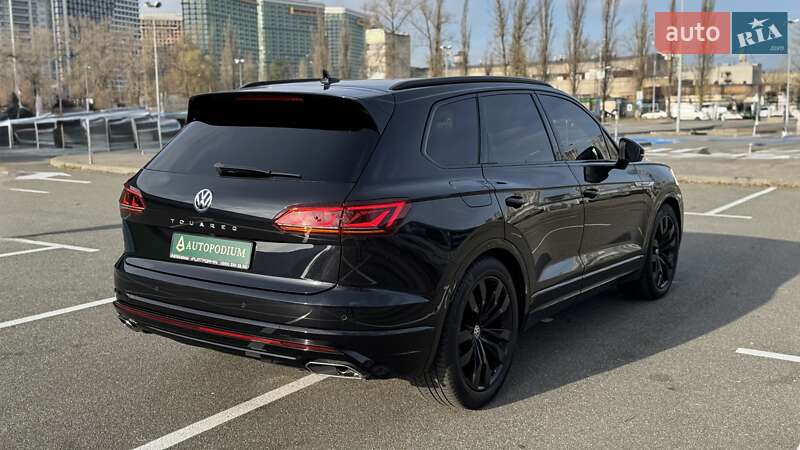 Внедорожник / Кроссовер Volkswagen Touareg 2019 в Киеве