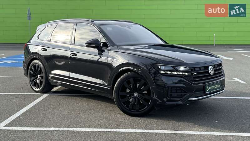Внедорожник / Кроссовер Volkswagen Touareg 2019 в Киеве
