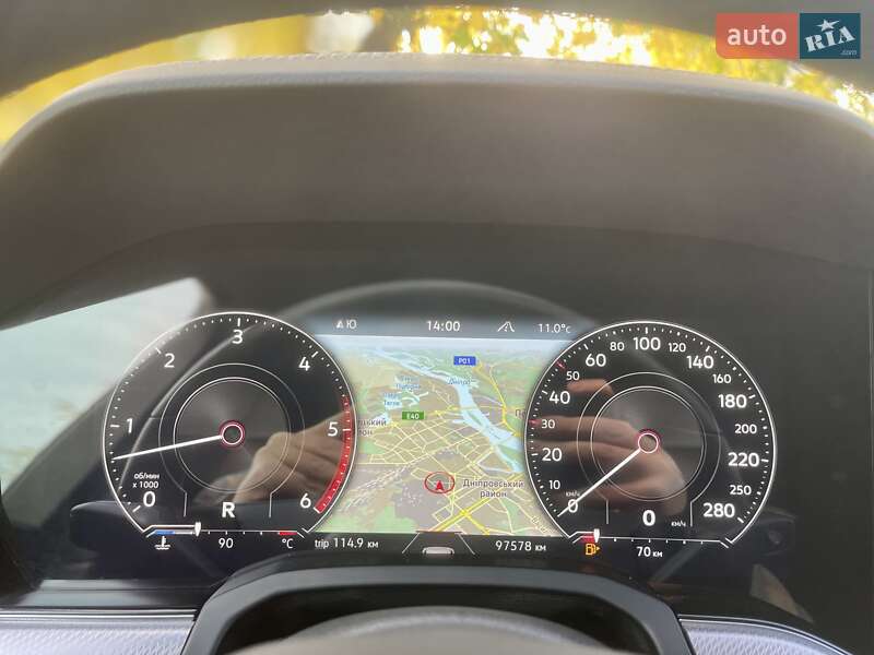 Внедорожник / Кроссовер Volkswagen Touareg 2022 в Киеве