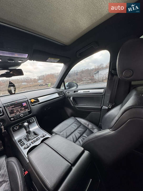 Внедорожник / Кроссовер Volkswagen Touareg 2016 в Хмельницком