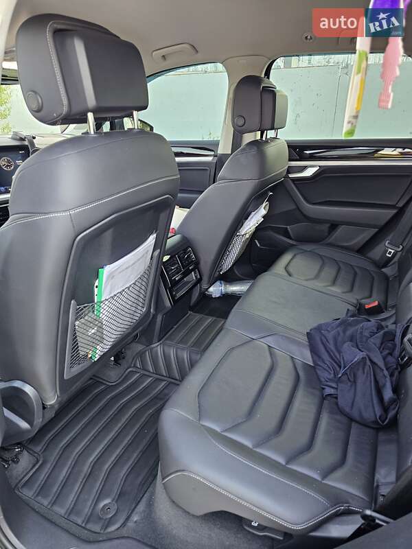 Внедорожник / Кроссовер Volkswagen Touareg 2022 в Березане