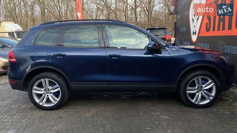Внедорожник / Кроссовер Volkswagen Touareg 2013 в Виннице