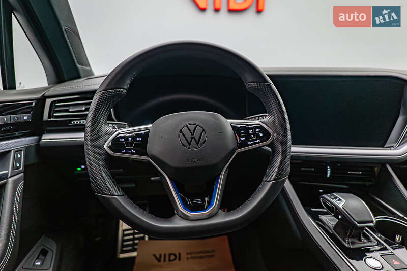 Позашляховик / Кросовер Volkswagen Touareg 2022 в Києві