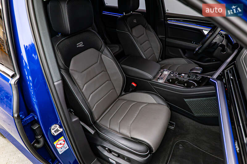 Позашляховик / Кросовер Volkswagen Touareg 2022 в Києві
