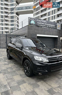 Позашляховик / Кросовер Volkswagen Touareg 2011 в Харкові