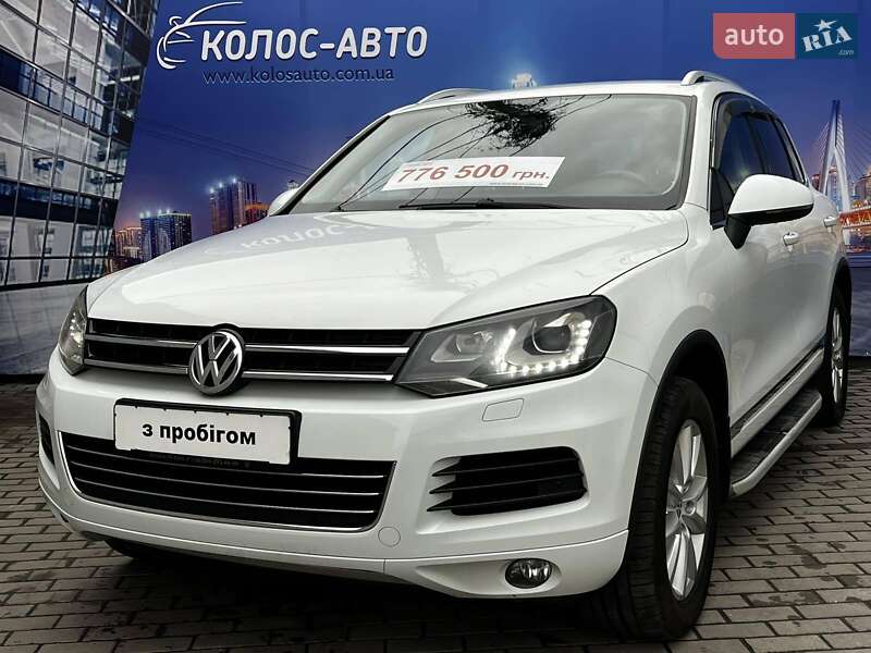 Внедорожник / Кроссовер Volkswagen Touareg 2014 в Черкассах