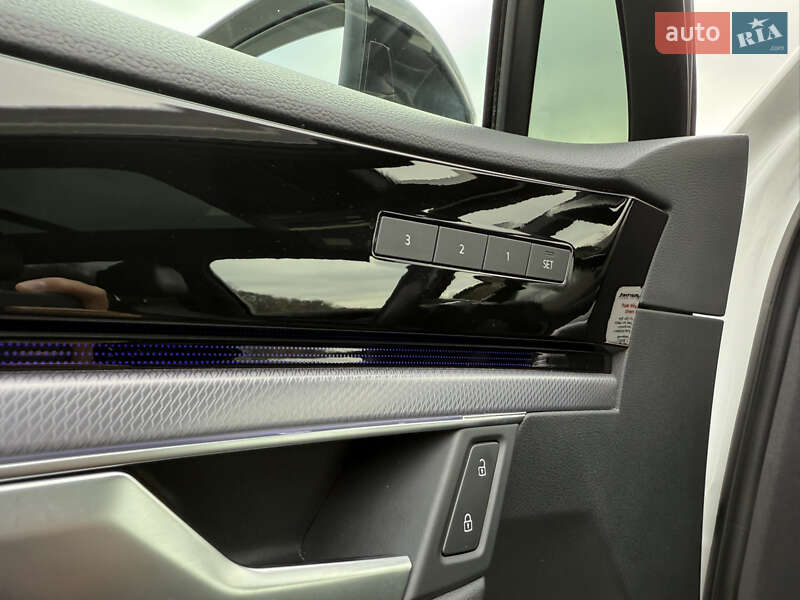 Внедорожник / Кроссовер Volkswagen Touareg 2018 в Днепре