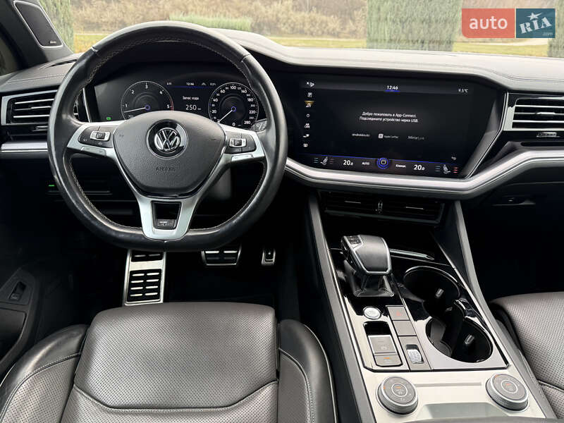 Внедорожник / Кроссовер Volkswagen Touareg 2018 в Днепре