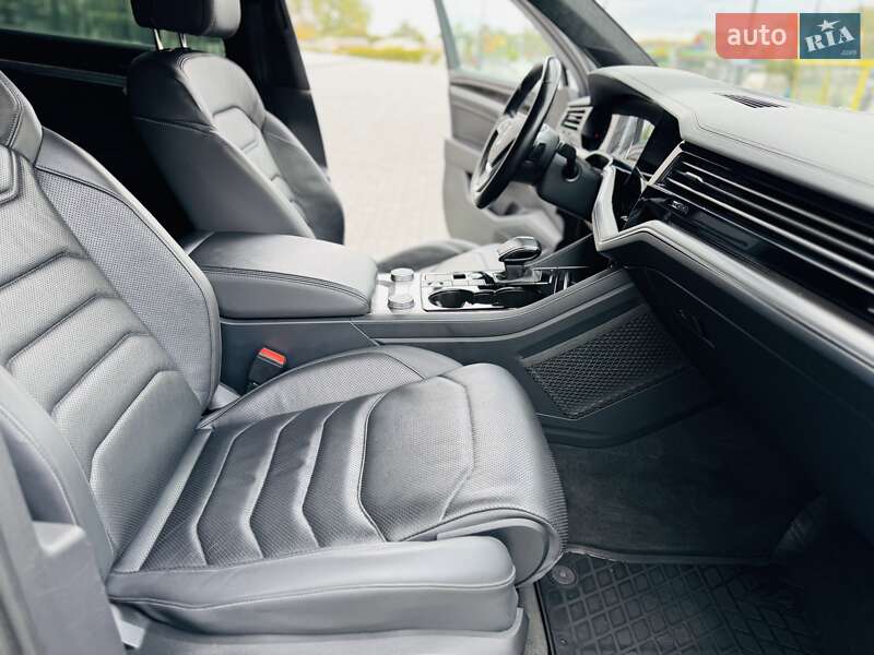 Внедорожник / Кроссовер Volkswagen Touareg 2018 в Днепре фото 34 Внедорожник / Кроссовер Volkswagen Touareg 2018 в Днепре