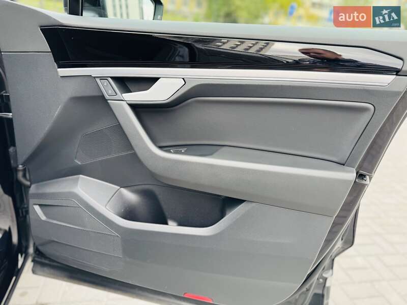 Внедорожник / Кроссовер Volkswagen Touareg 2018 в Днепре фото 39 Внедорожник / Кроссовер Volkswagen Touareg 2018 в Днепре