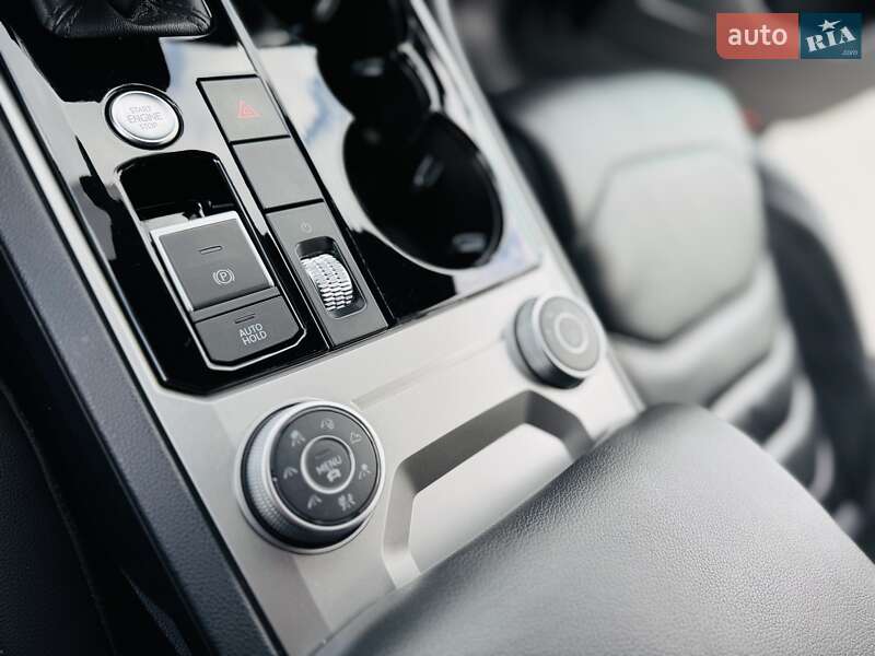 Внедорожник / Кроссовер Volkswagen Touareg 2018 в Днепре фото 49 Внедорожник / Кроссовер Volkswagen Touareg 2018 в Днепре