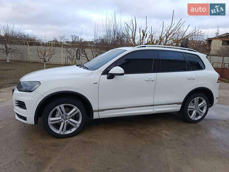 Внедорожник / Кроссовер Volkswagen Touareg 2013 в Жмеринке