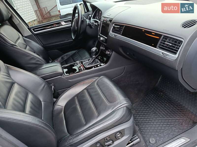 Внедорожник / Кроссовер Volkswagen Touareg 2013 в Жмеринке