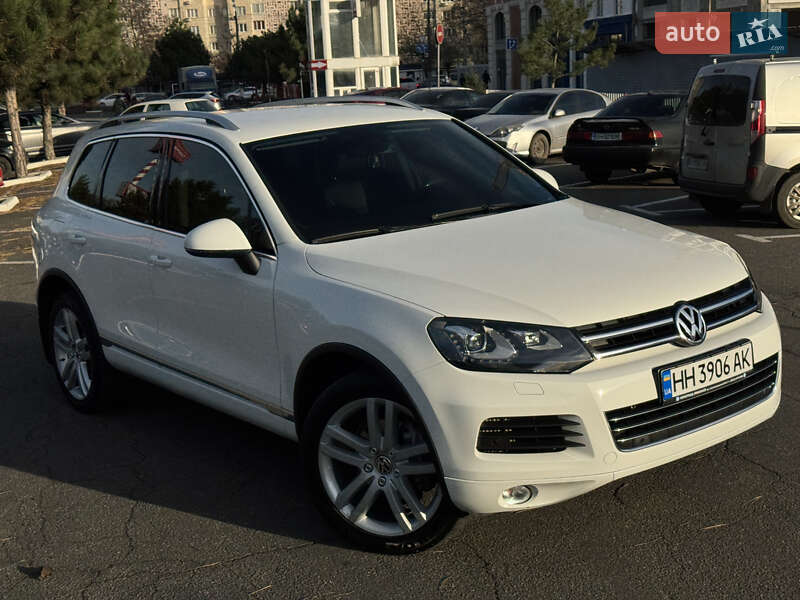 Позашляховик / Кросовер Volkswagen Touareg 2013 в Одесі