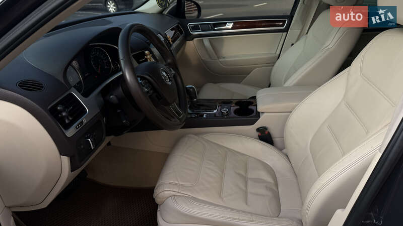 Позашляховик / Кросовер Volkswagen Touareg 2012 в Умані