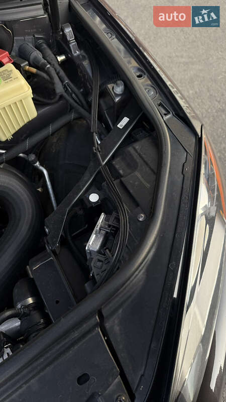 Позашляховик / Кросовер Volkswagen Touareg 2012 в Умані